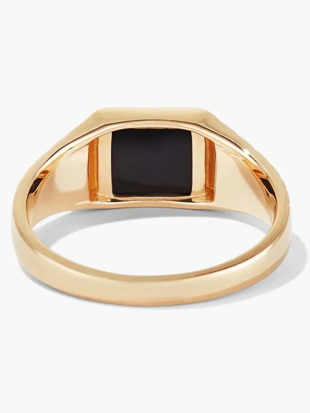 Mejuri wear gold