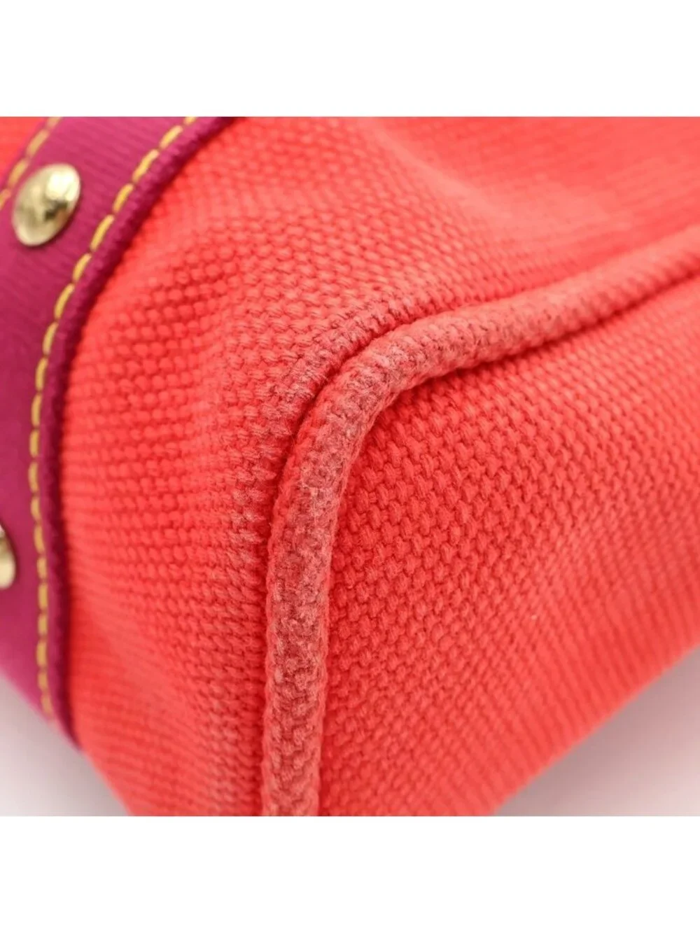 Louis Vuitton tone description