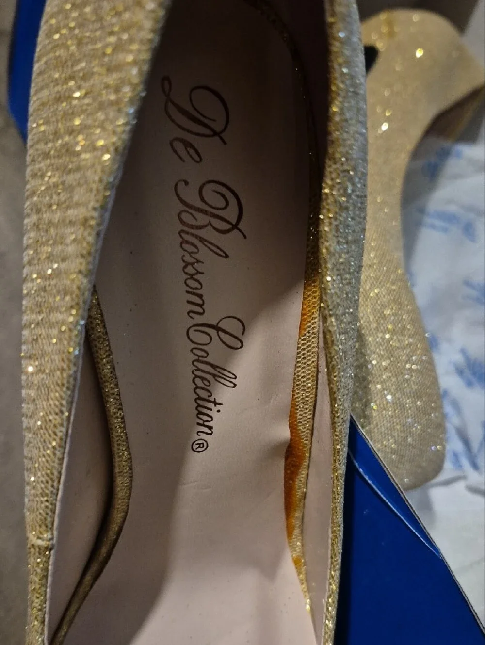 De Blossom Collection shimmering gold