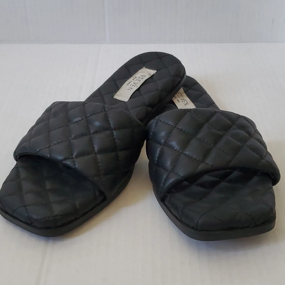 STEVEN by Steve Madden Yuki Sandal Size 6