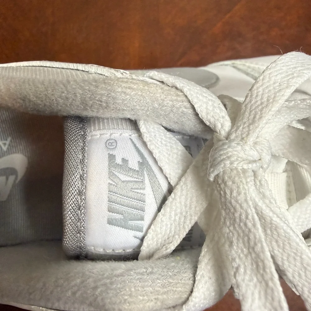 Nike amputee not listing