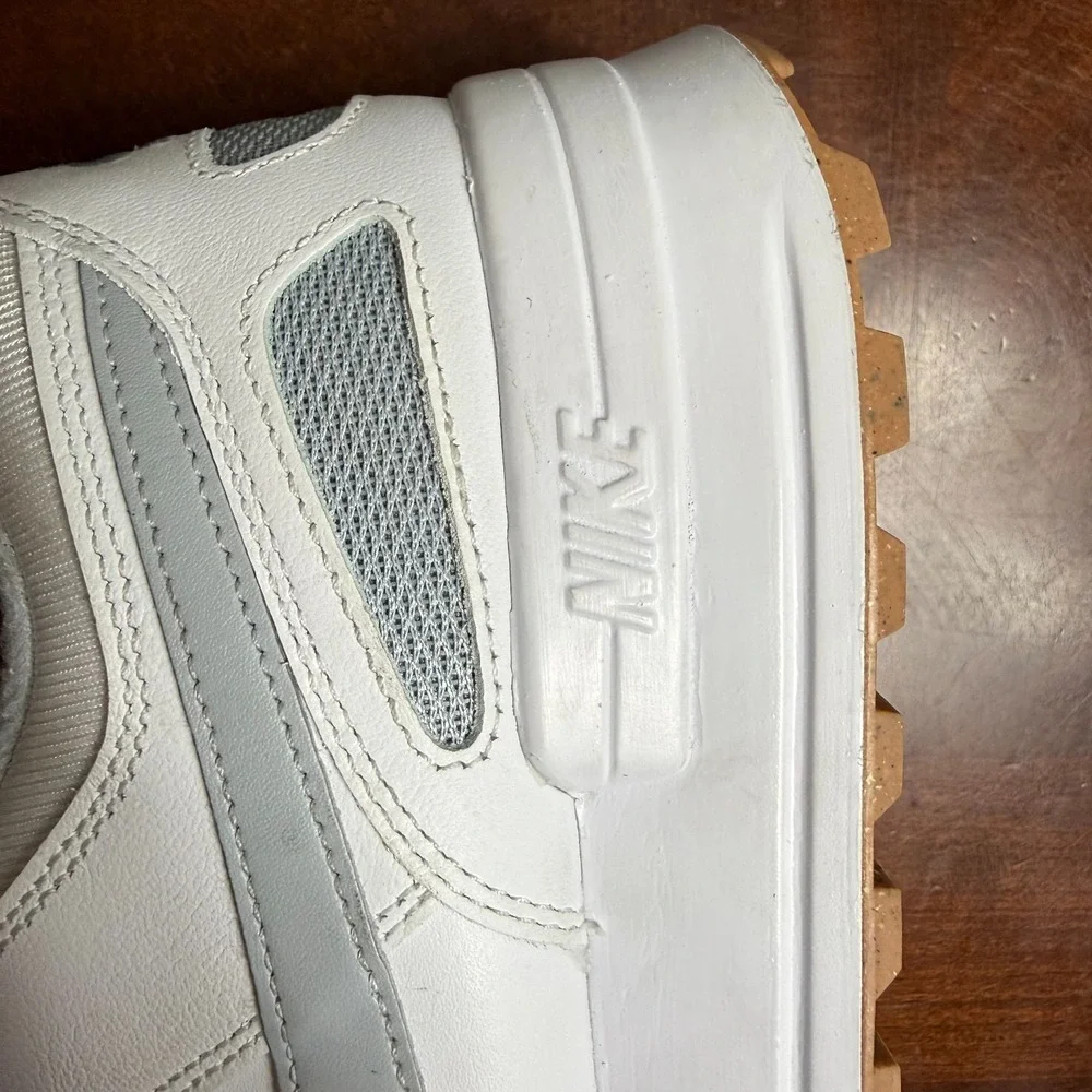 Nike left ⚠️