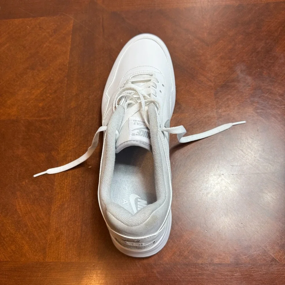 Nike left please shoe
