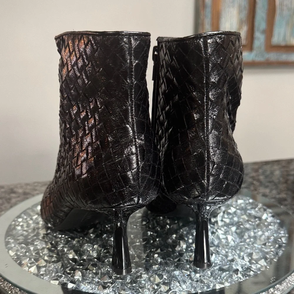 INC International Concepts Black woven Textured Ankle Booties NWT 10.5