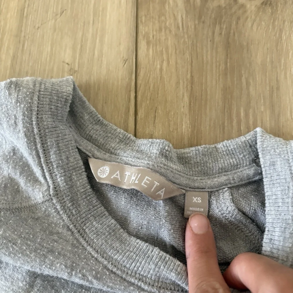 Athleta sweatshirt versatile