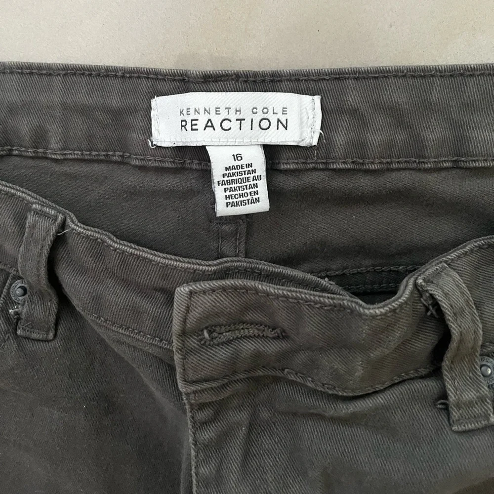 Kenneth Cole Reaction grey color
