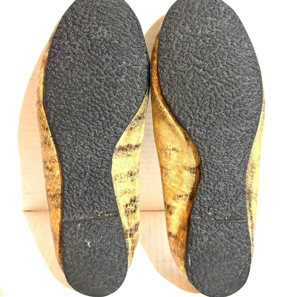 Tory Burch size 6 leather animal print ballet flats round flats round toes