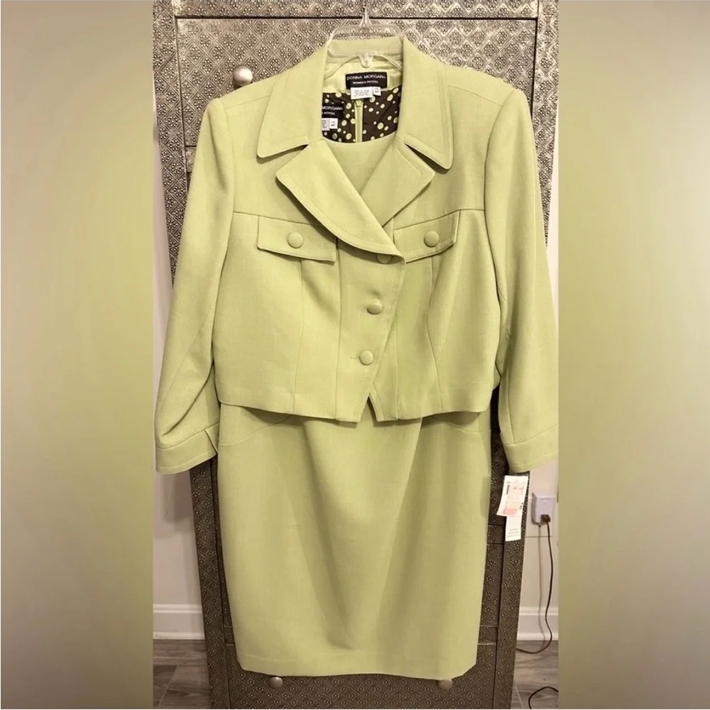NWT DONNA MORGAN Dress Suit
