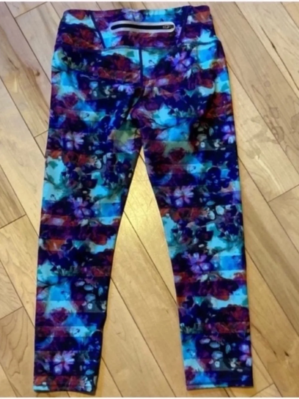 Athleta Floral Fade Sonar Capri Leggings Tights compression blue purple XS