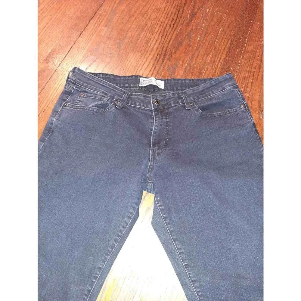 Signature by Levi Strauss good used