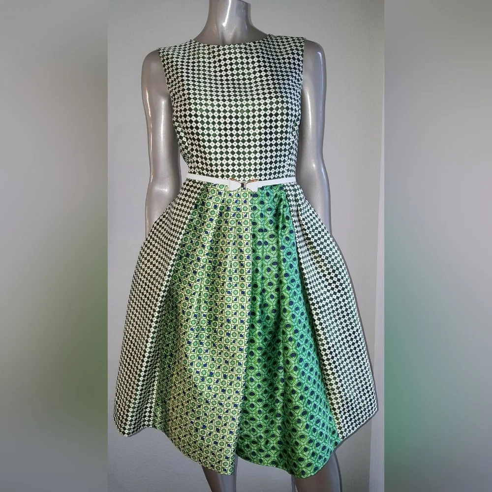 Oscar de la Renta linned retail