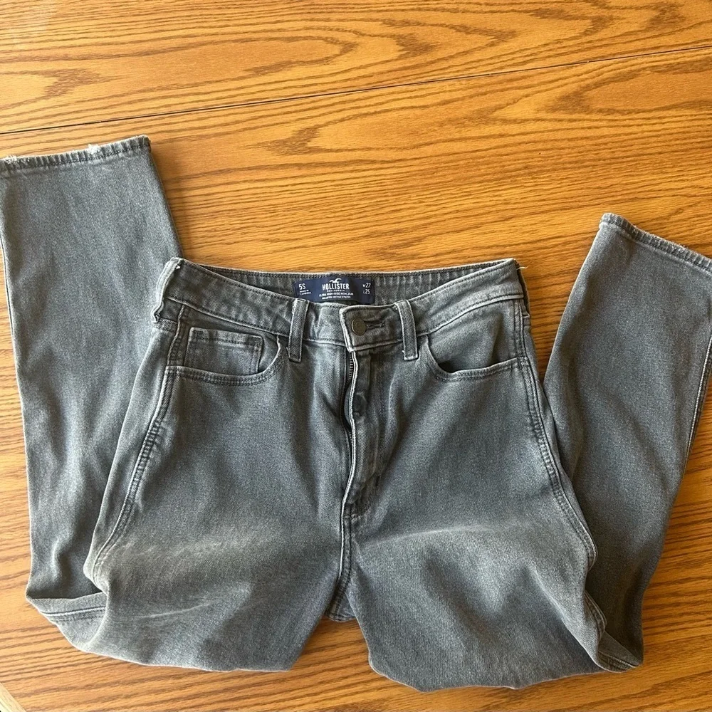 Hollister trendy gray