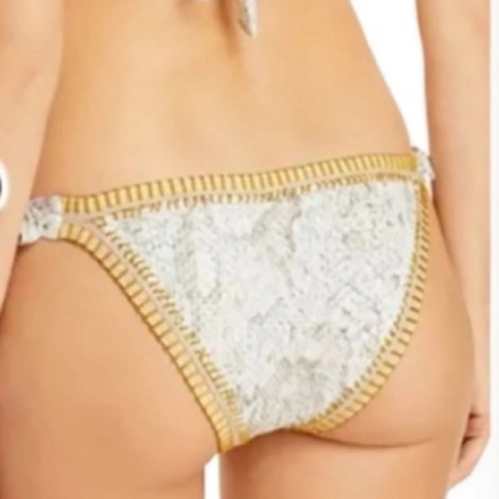 Pilyq white bikini