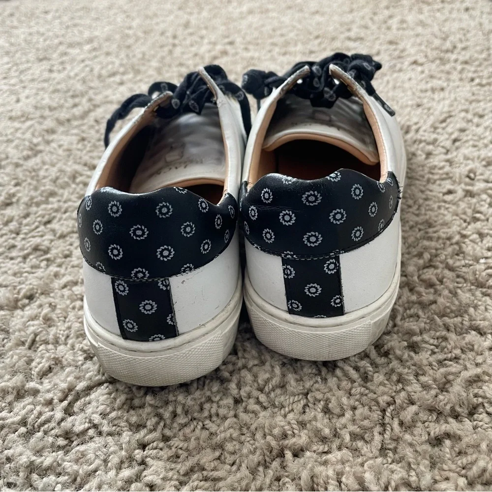 Jack Rogers Rory Sneaker floral black and white leather size 8.5