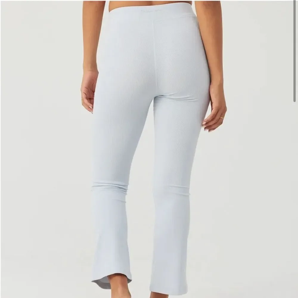 Outdoor Voices Ribbed Flare Legging Size Small