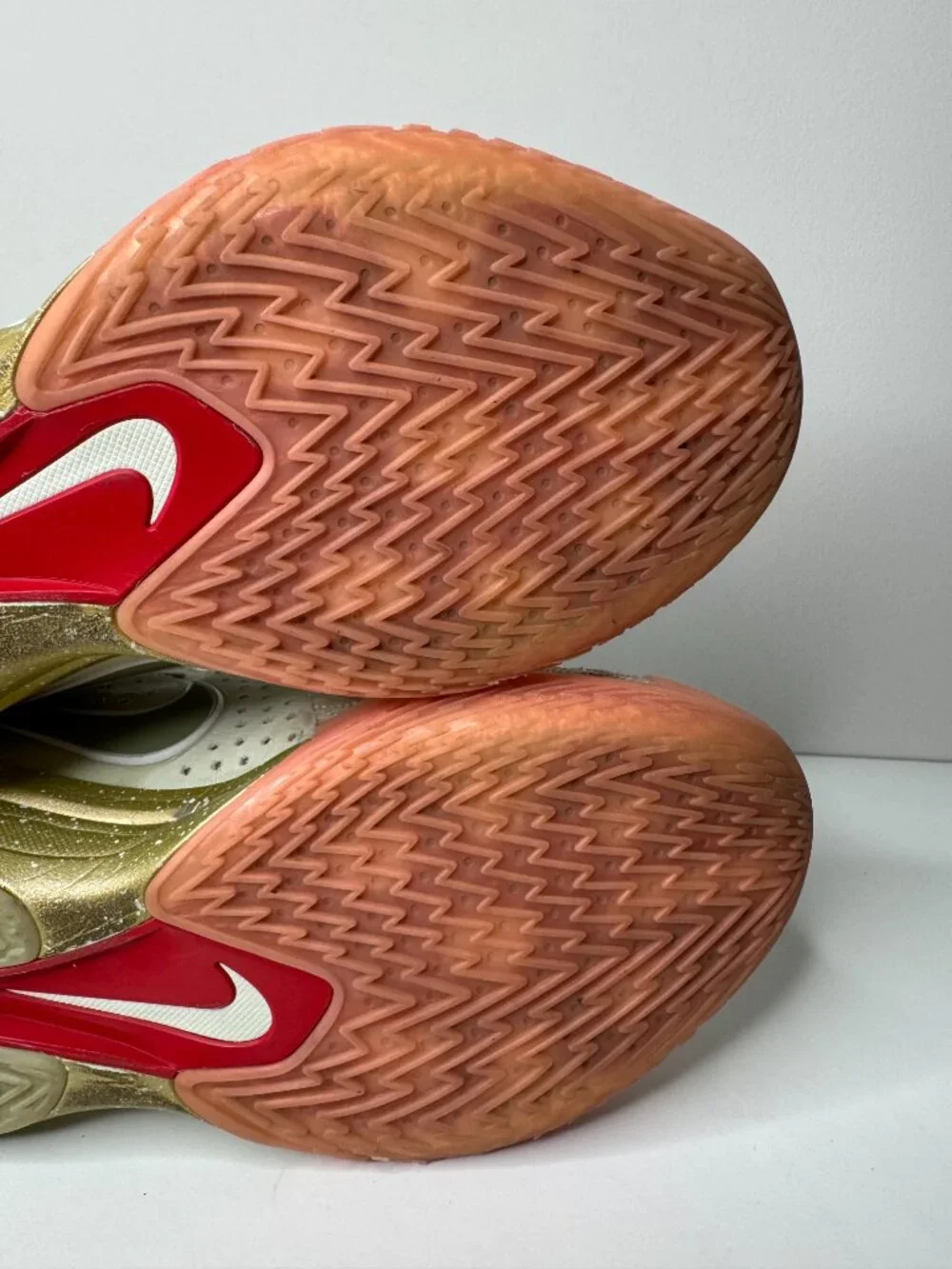 Nike Air Zoom GT Cut 3 Lace Up Sneakers Mens 10 EU44 White Pink Basketball Shoes