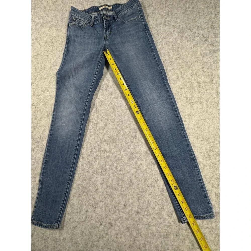 Levis levi 711