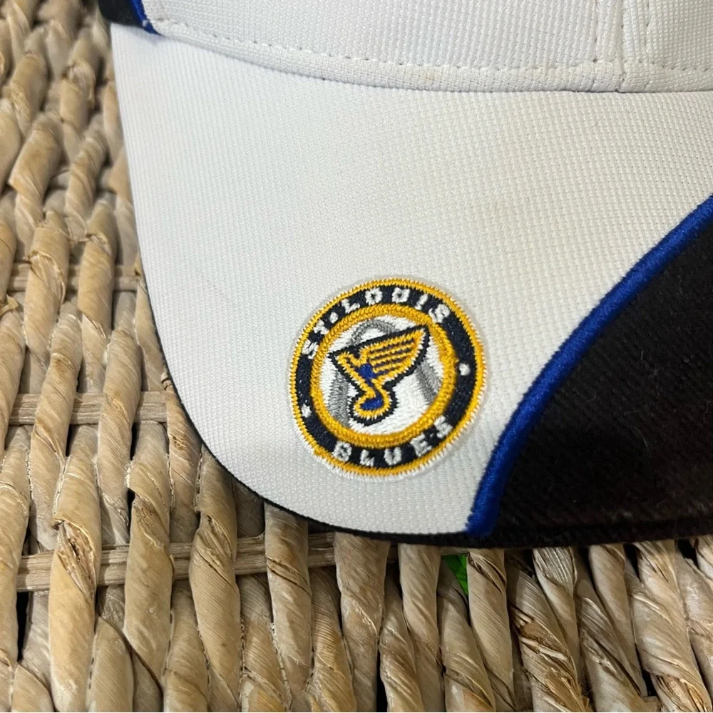Fan Favorite Licensed NHL‎ Hockey St Louis Blues Hat Snap back Black White Blue