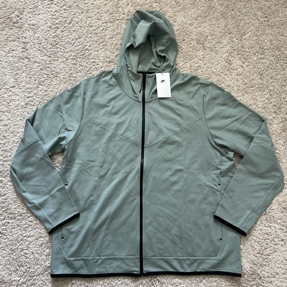 Nike lightweight zip new
