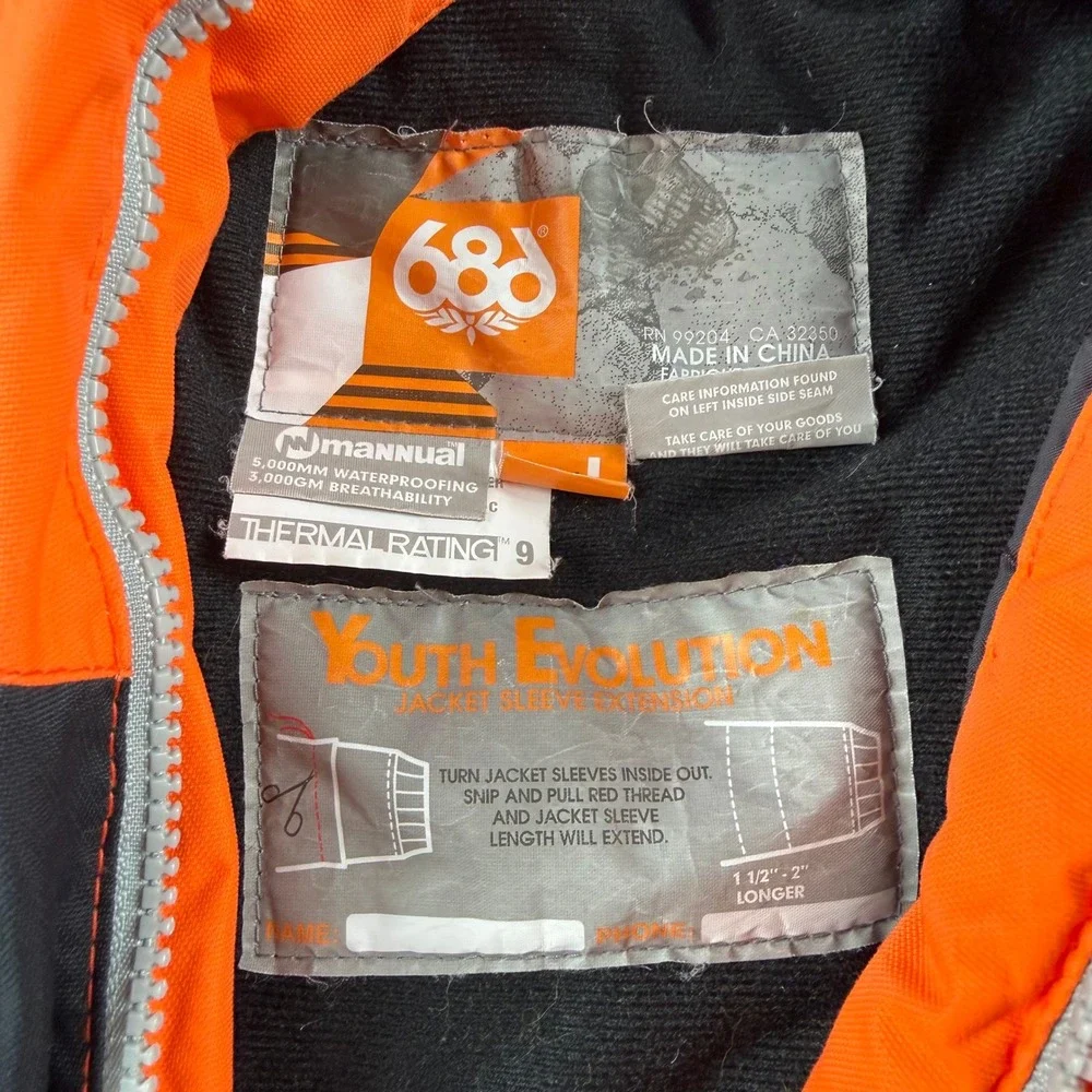 686