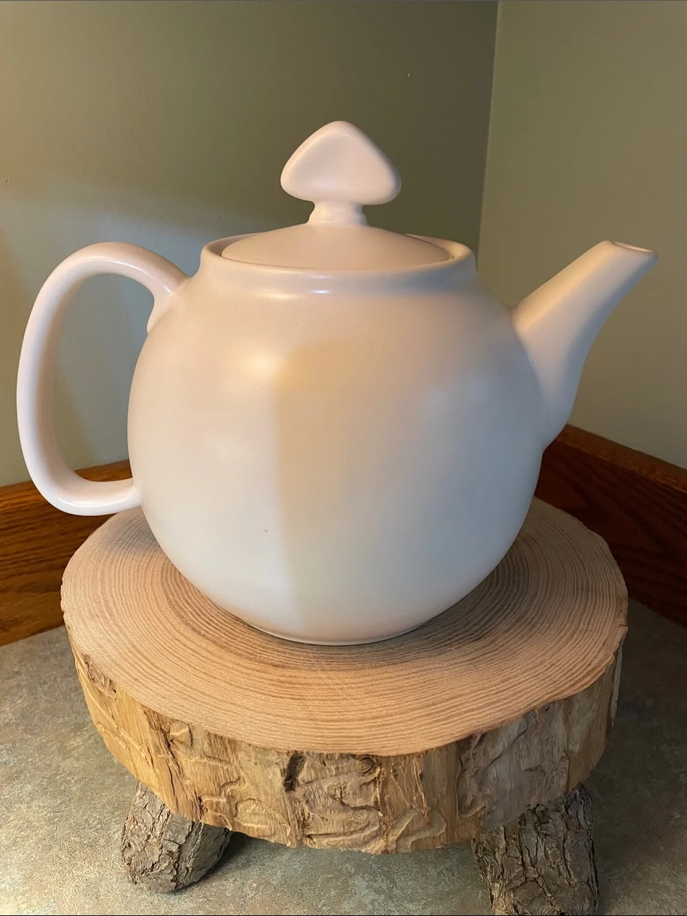 Classic White Round Ceramic Teapot with Decorative Lid