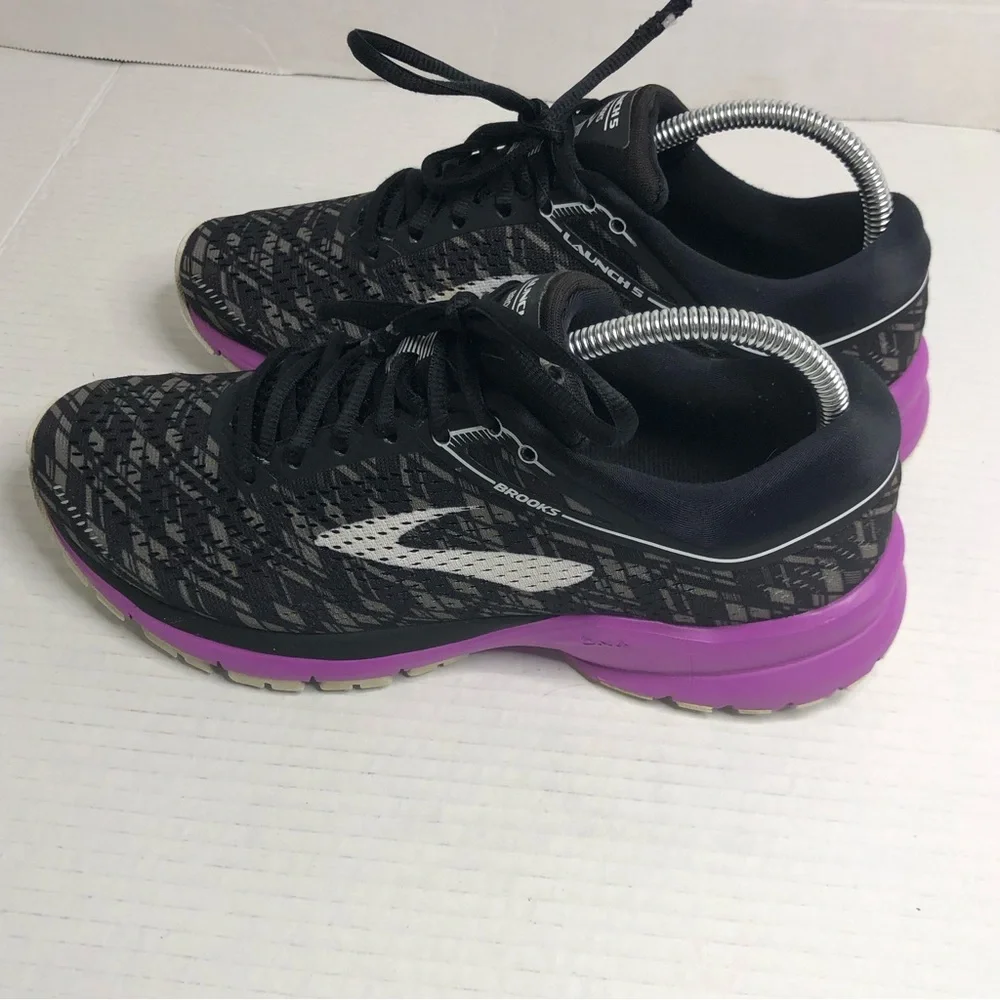 Brooks size good