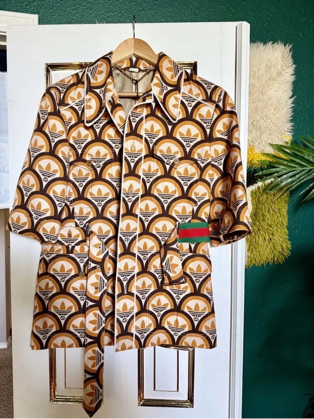 Gucci all over