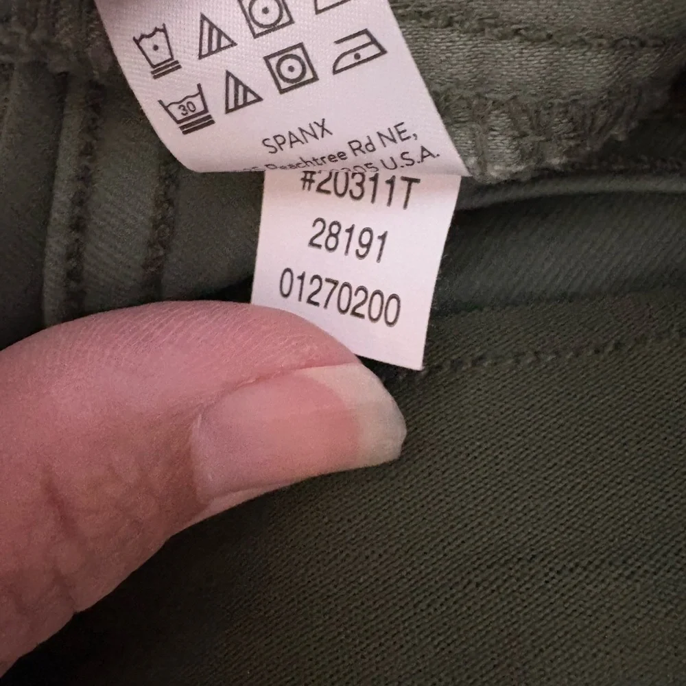 NWT SPANX Stretch Twill Ankle Cargo Pant‎ in Soft Sage Green Size Small