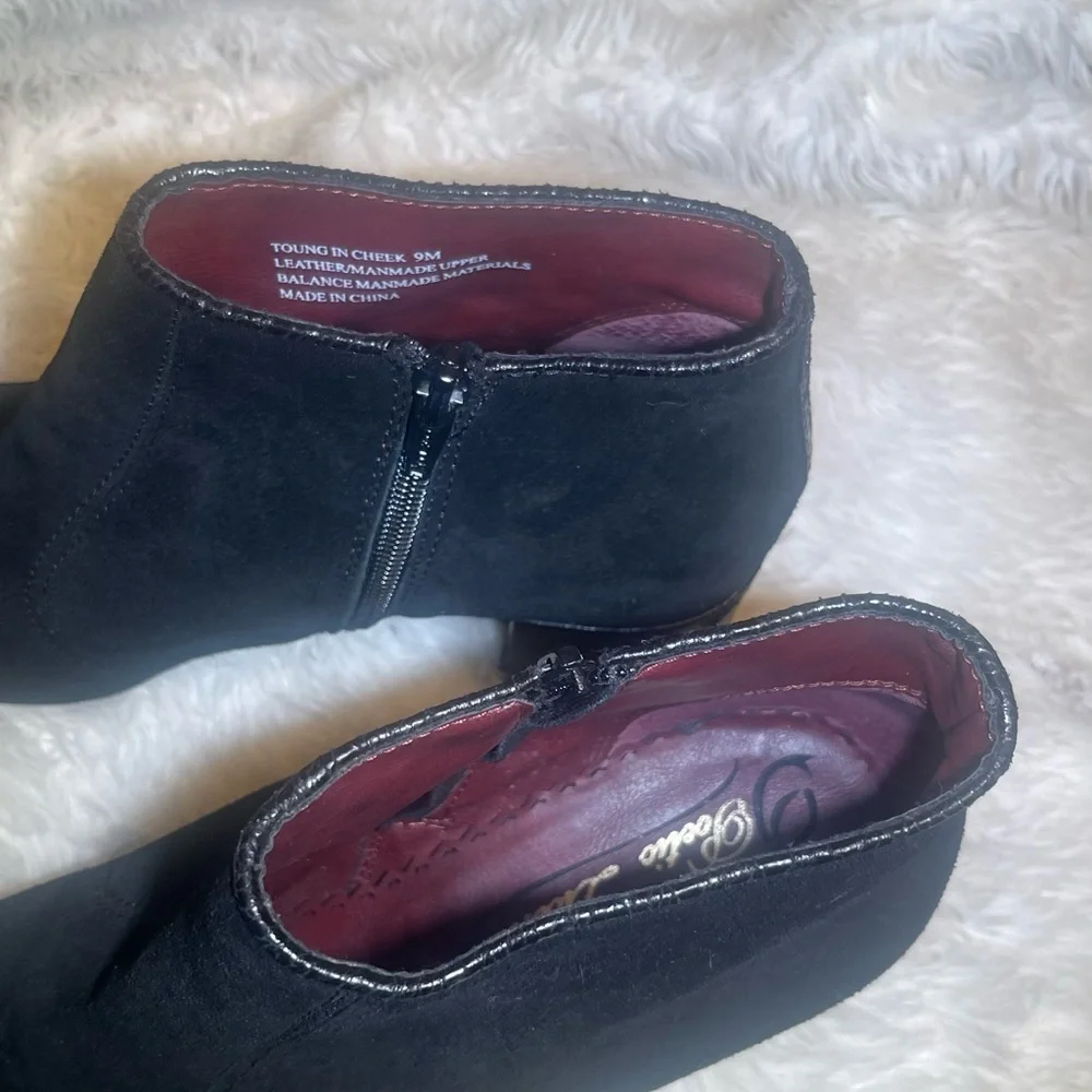 Poetic Licence women’s black ankle sue boots size 9