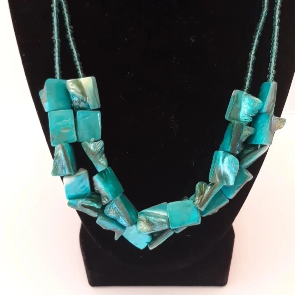 N/A long turquoise necklace