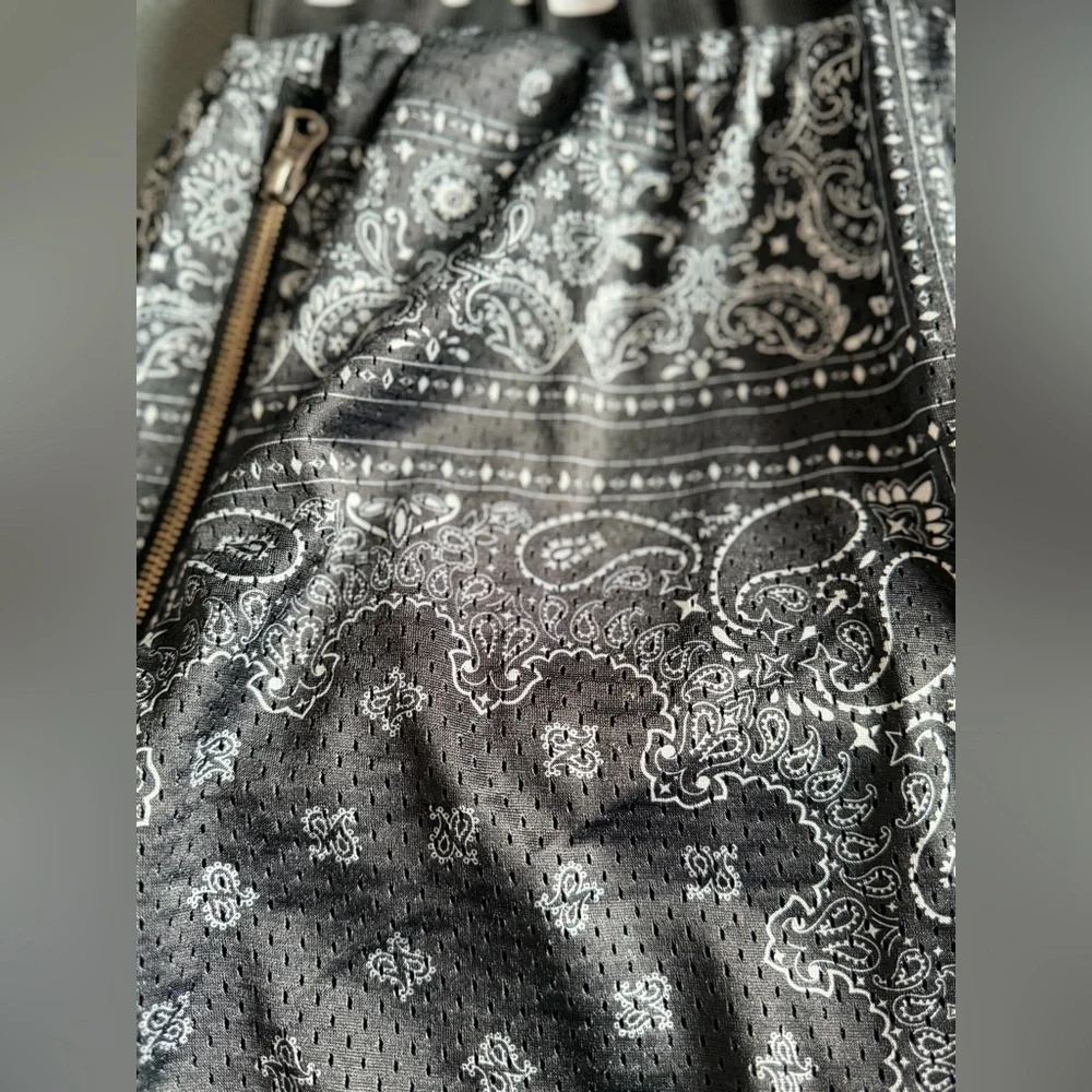 N/A stylish black