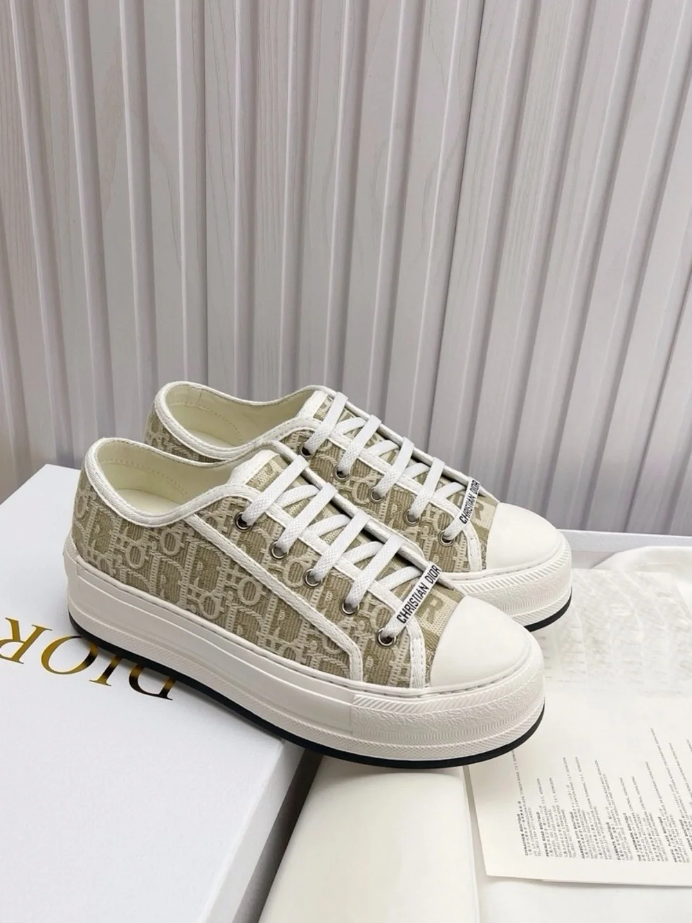 Dior. chic dior