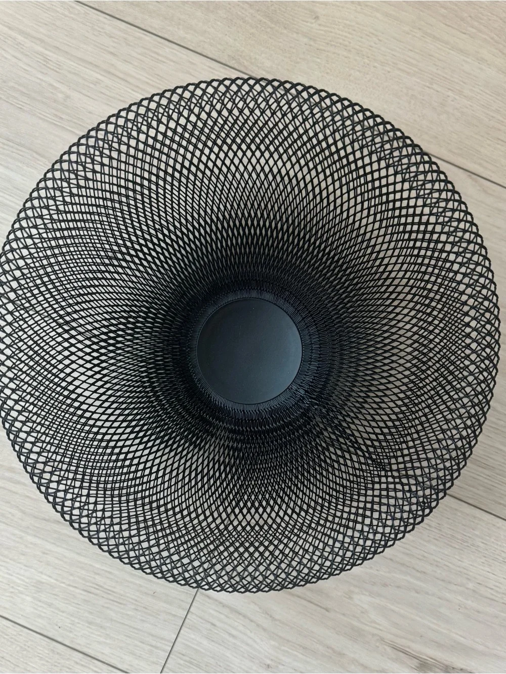 Modern Style Black Mesh Metal Double Wall Bowl