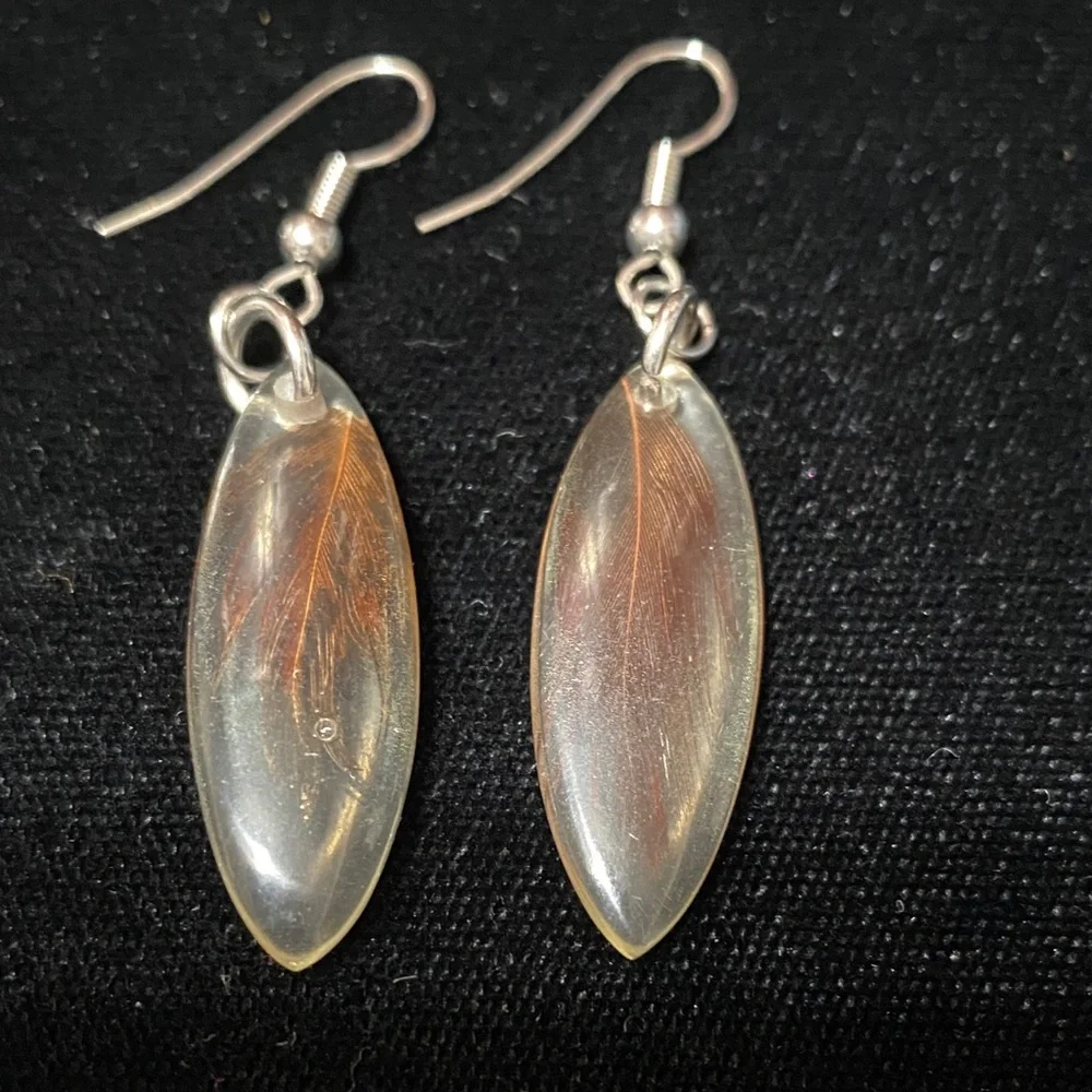 Elegant vintage Silver hook and feather acrylic Earrings