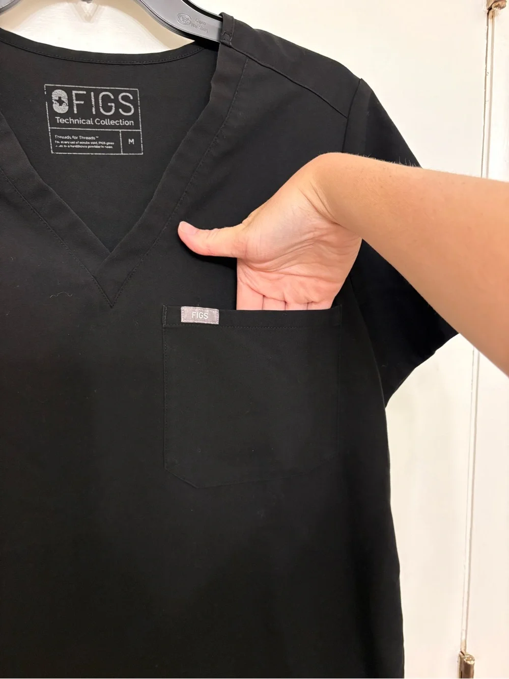 Figs scrub top