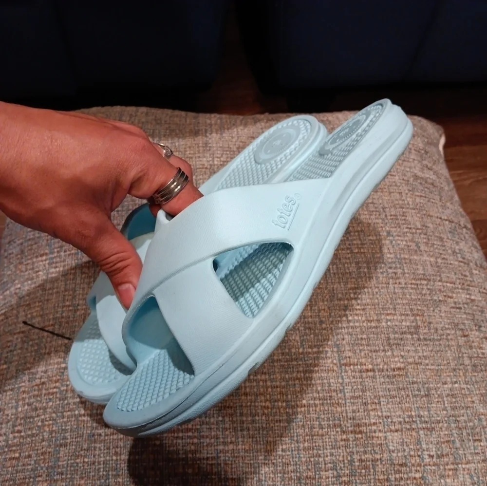 Totes Everywear Turquoise Soft Cushion Massaging Insole Womens 8 Slide Sandals