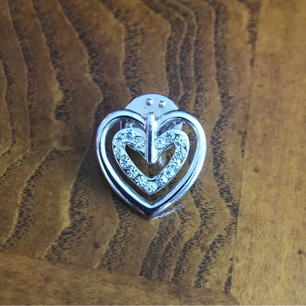 Daniel Wellington silver rhinestone heart pin