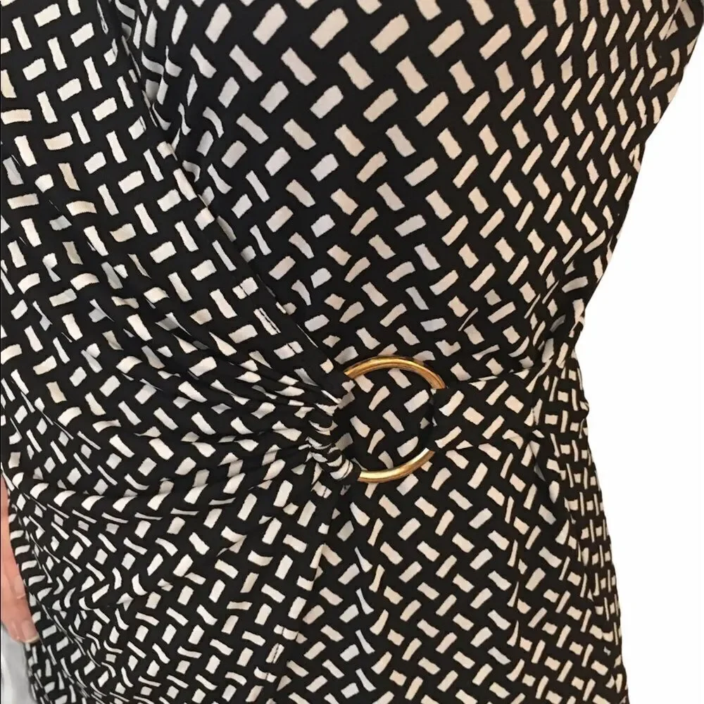 Jones New York Black & White V-Neck Blouse