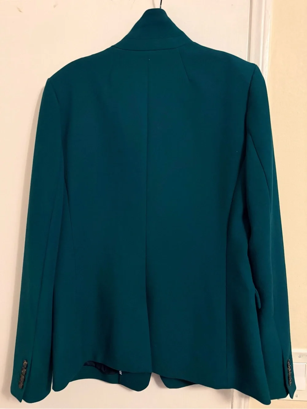 J. Crew shoulders 19” features