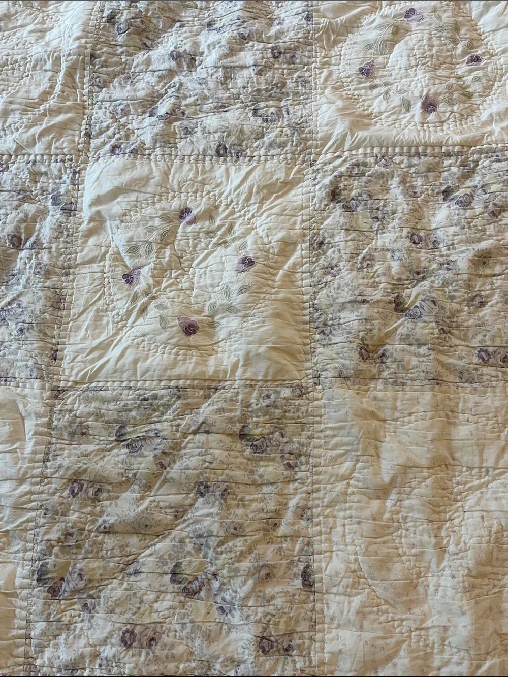 Source Unknown soft quilted