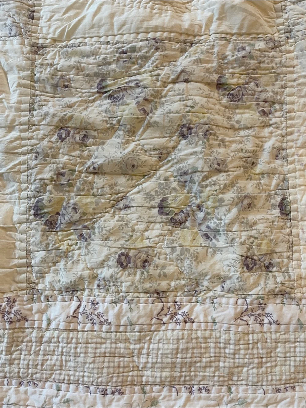 Source Unknown soft quilted