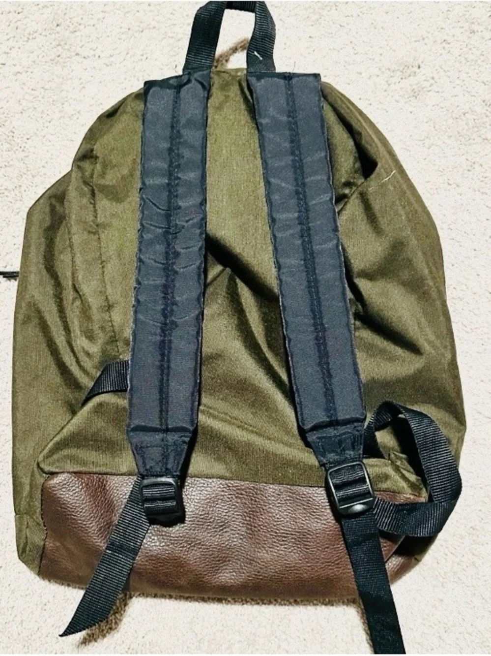 Eastpak olive green