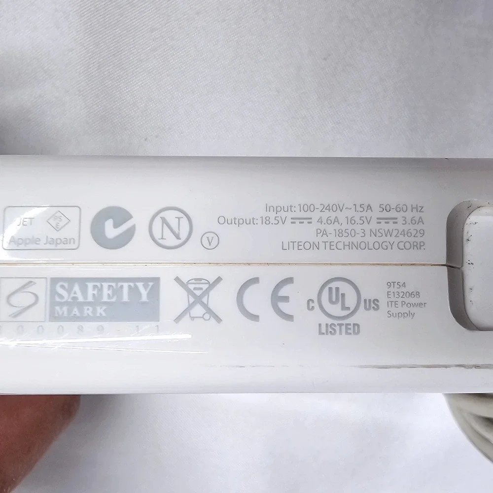 Apple MagSafe 1 85W MacBook Pro Charger Power Adapter White‎ EUC