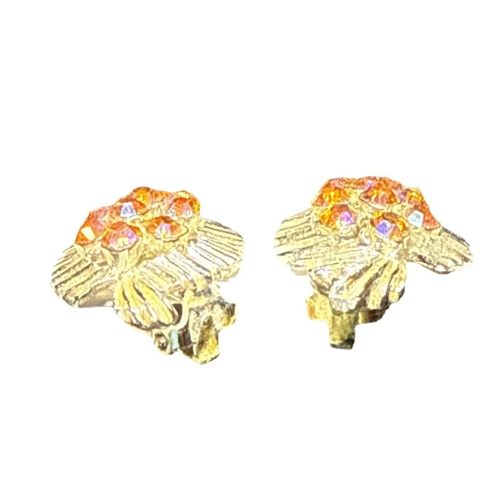 Vintage BSK Silver Tone AB Crystal Leaf Shaped Clip On Earrings J15-6