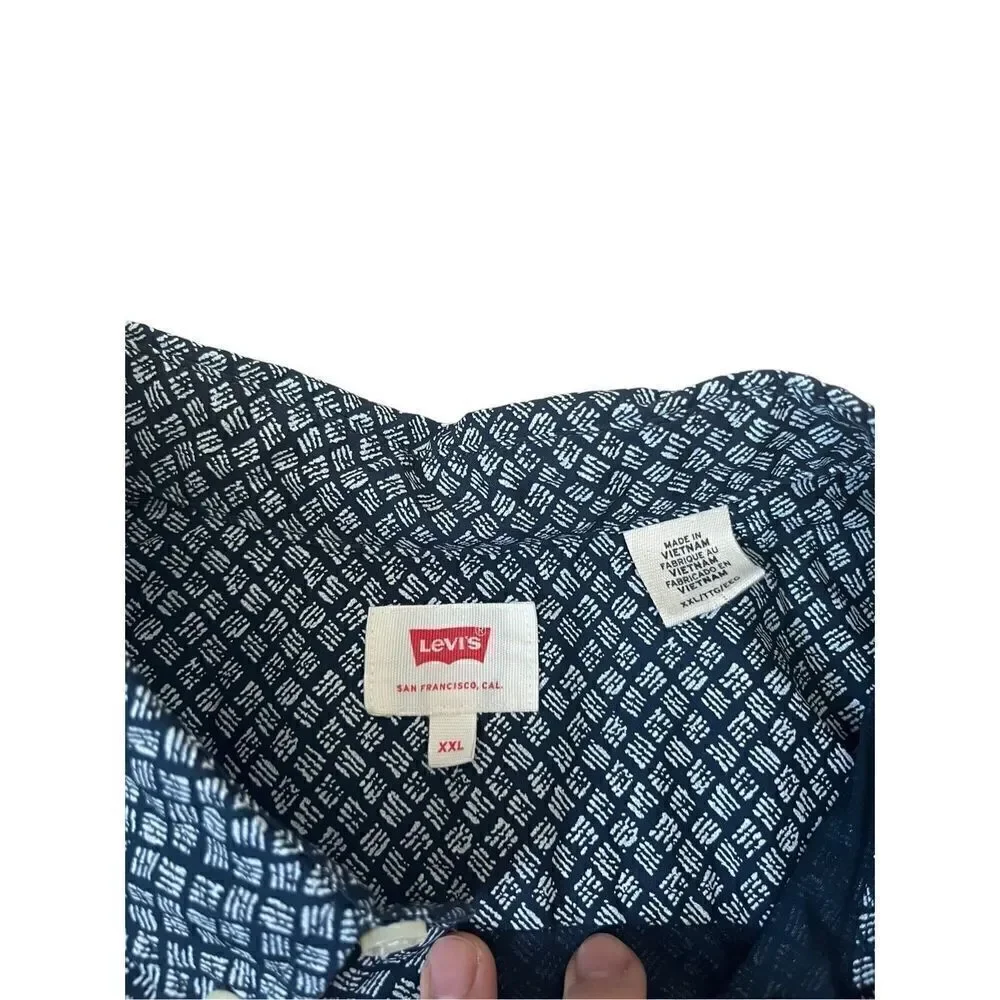 Levis levi’s button