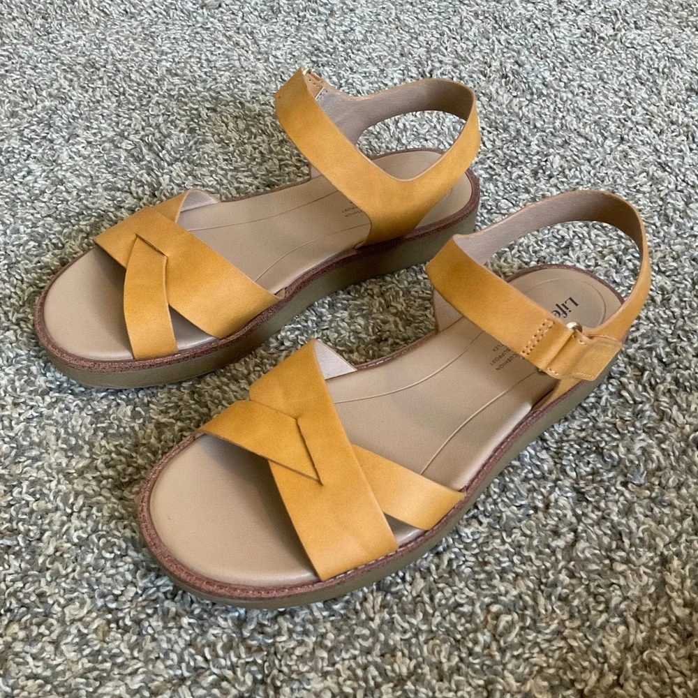 LifeStride Wren Platform Sandals Womens 7W Golden Yellow Strappy Comfort Shoes