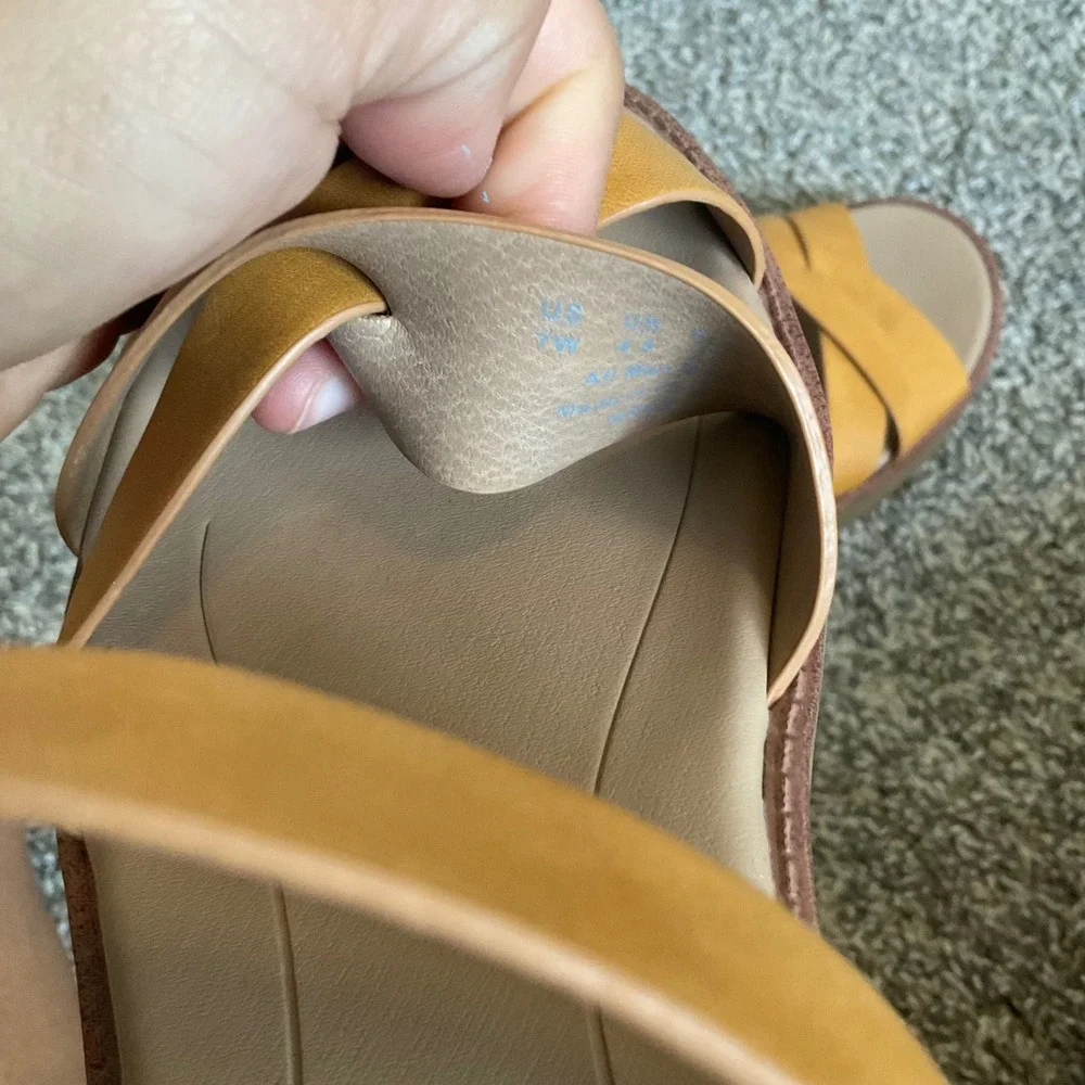 LifeStride Wren Platform Sandals Womens 7W Golden Yellow Strappy Comfort Shoes