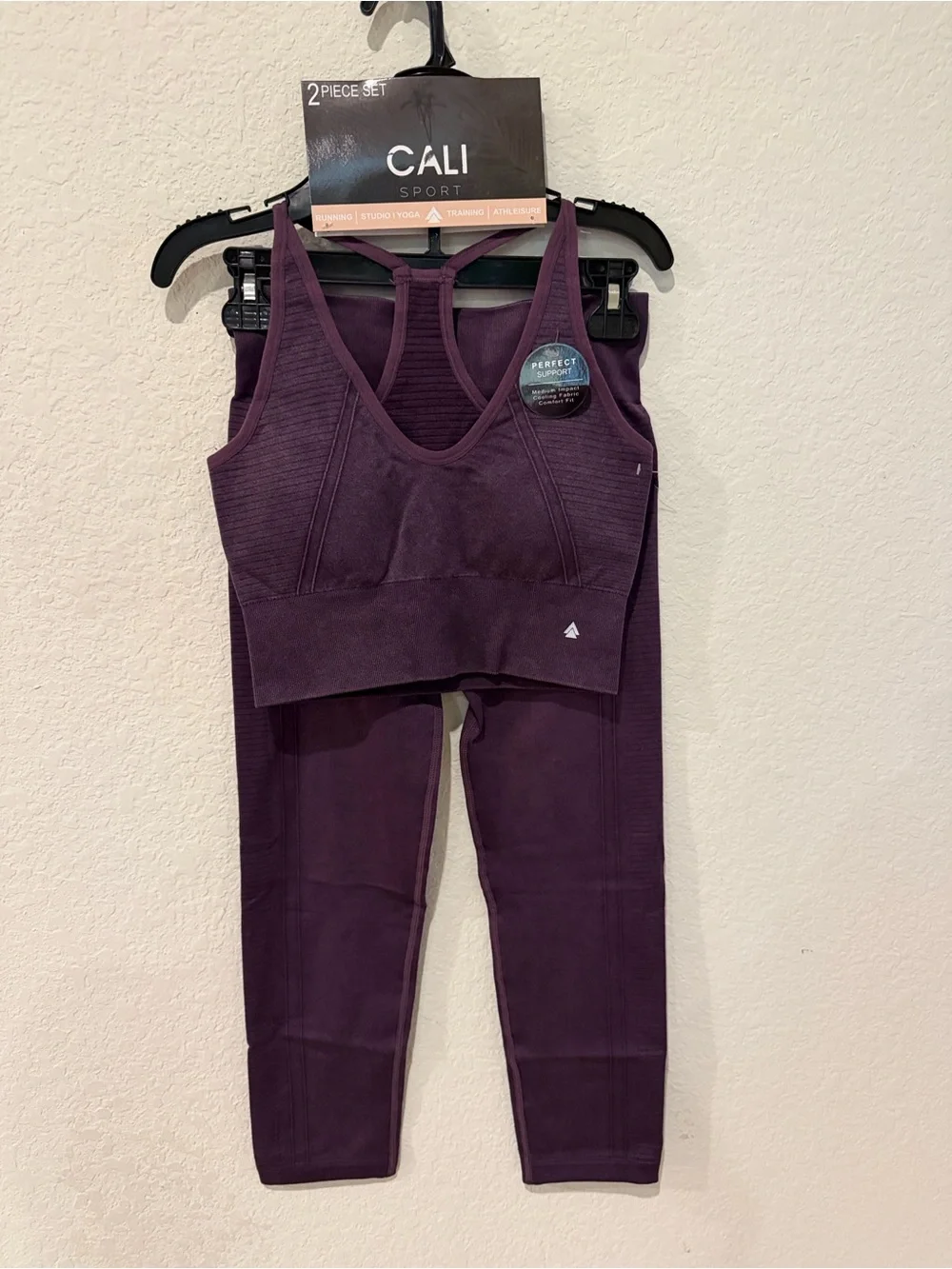 CALI SPORT Women’s Deep Plum Seamless 2-Piece Active Set