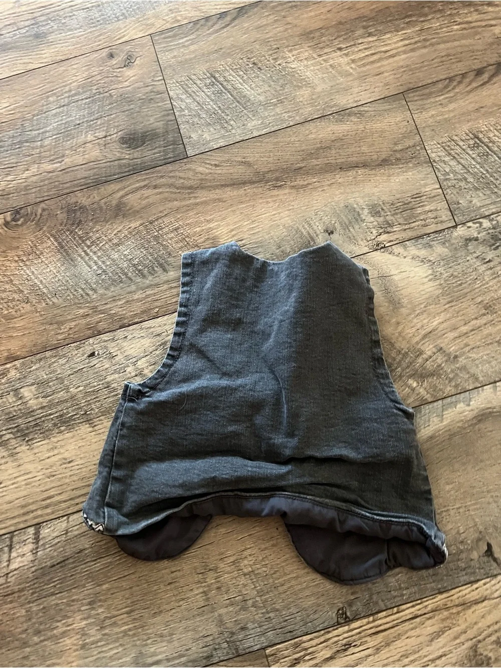 Osh kosh 2T black embroidered denim bow vest