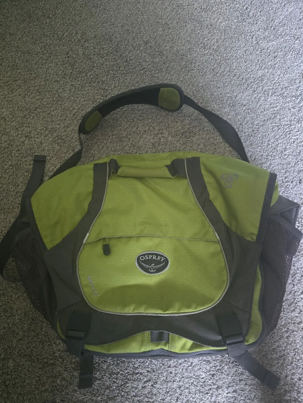 OSPREY Two-Tone Green and Dark Gray Messenger Bag